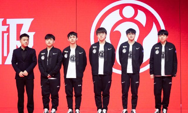 正是这种坚 正是这种坚