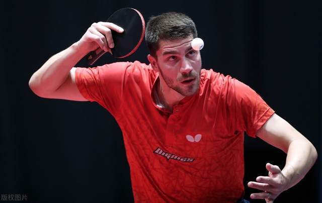 场紧张激烈 场紧张激烈