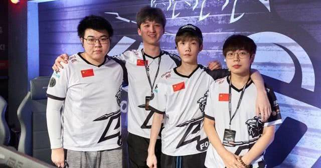 长传找莱万 长传找莱万