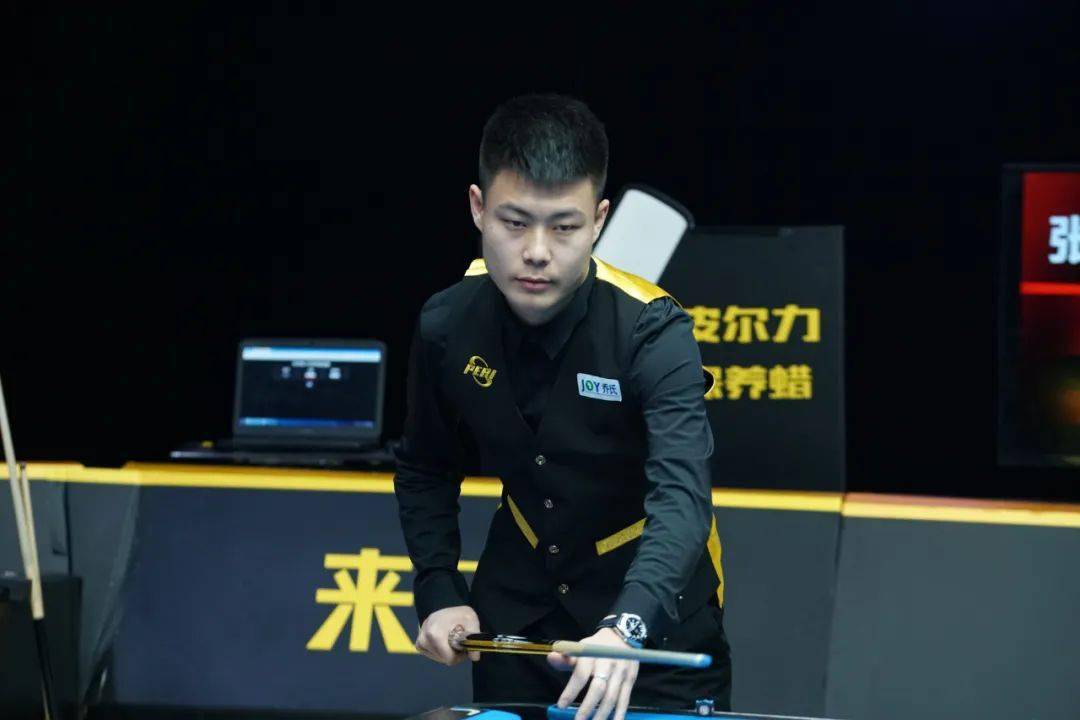 在足球场上 在足球场上