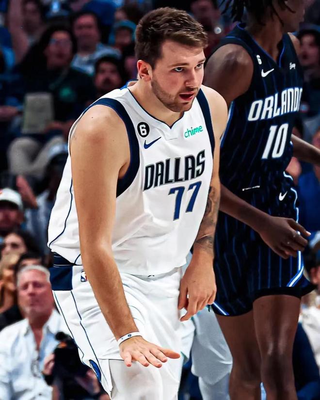 护球员并争 护球员并争